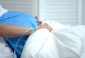 Yeni klinikada ana doğuşda öldü 