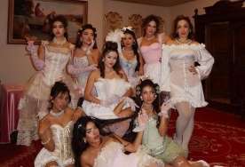 Yüzbəyova tənqid olunan partidən fotoları  sildi