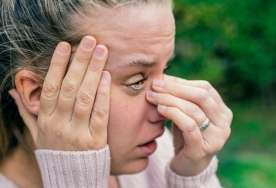 Görmə itkisinə səbəb olur -  Əlinizi vurmayın