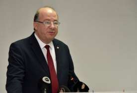Çoxlu xəstəxanalar açmaq yüksək səhiyyə xidməti üçün kifayət deyil -  Hakan Dinçyürək