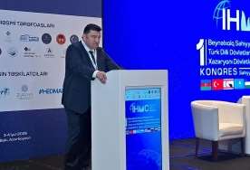 Yeni Klinikanin direktor müavini konqres təşkil etdi -  FOTO