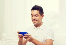 Bu cümləni yazan kişilərdən 80% qadınlar    soyuyur