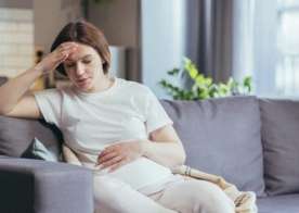 Hamiləlikdə baş ağrıları:  Səbəbləri və dərmansız həllər