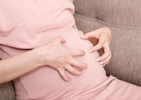 Hamiləlikdə qarın qaşınması  çat izlərinin əlamətidirmi?