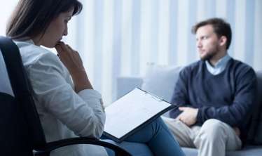 Psixoterapiya ağır depressiyanın müalicəsində faydasızdır  – Alimlərdən ŞOK
