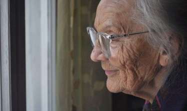 100 yaşlı qadın sirrini açdı  - Kişilərlə aram yox idi