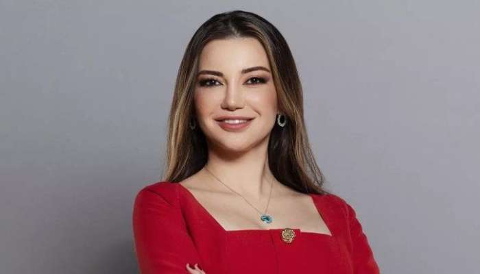 Özünü klinik psixoloq kimi təqdim etdiyi   üçün həbs olundu