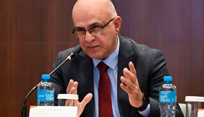 Xaricdə tanınmayan həkimləri Azərbaycanda  reklam edirlər