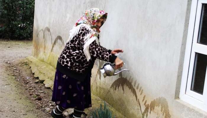 80 yaşlı Lənkəranlı nənə  - Su çərşənbəsində nə etdiyini göstərdi