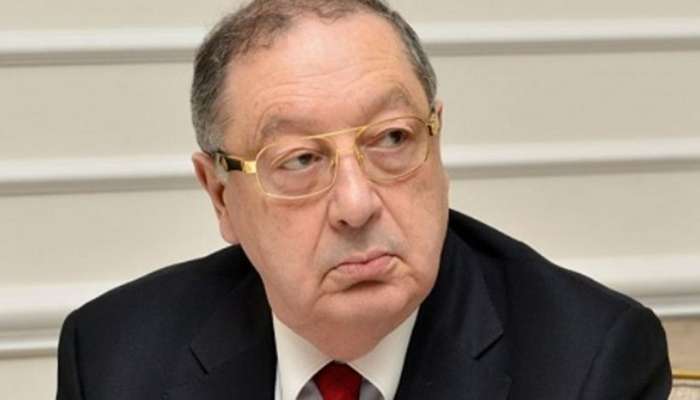 Prezident Onkologiya Mərkəzinin direktorunu  təltif etdi