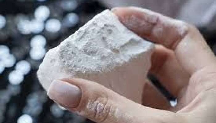 Təbaşir, boya, karton, benzin yemək istəyənlərdə  - nə çatışmır?