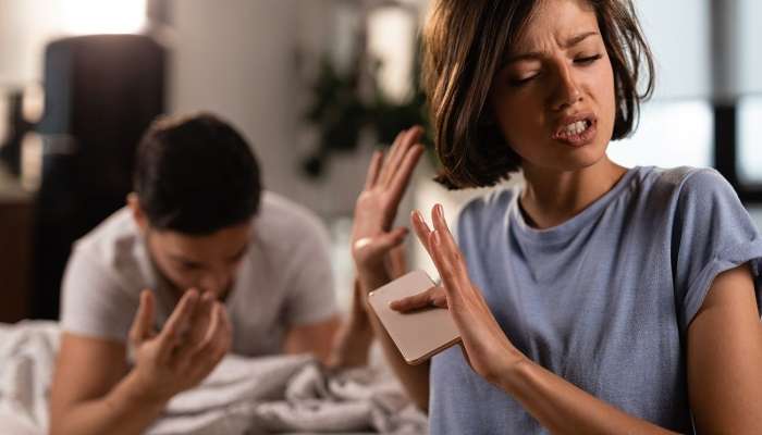 Kişinin sevgisinin yalan olduğunu göstərən  10 əlamət