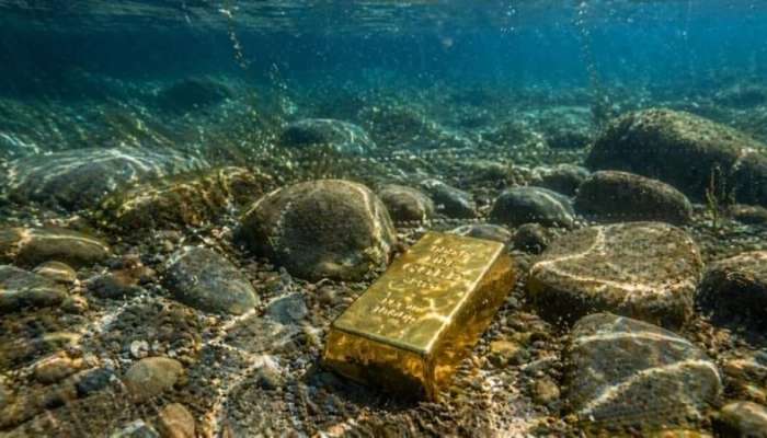 Göldə üzərkən sərvət tapdı -  FOTO