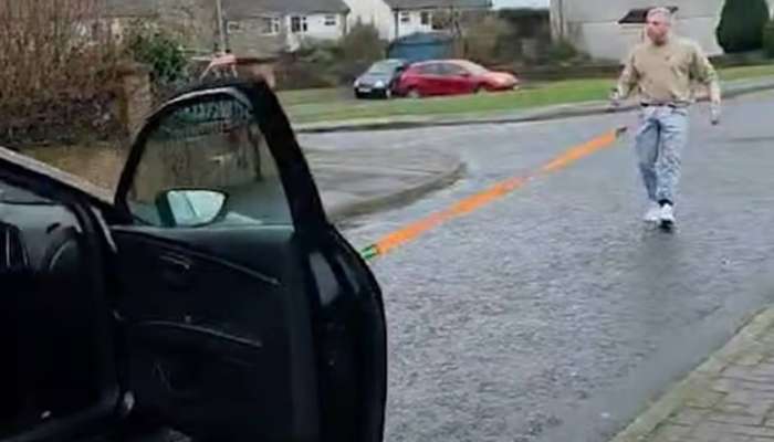 Kişi polis avtomobilini penisi ilə sürüdü 