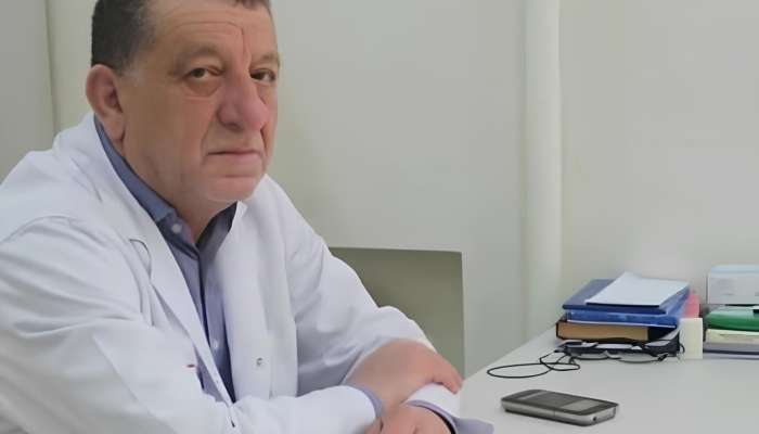 "Cibindən 50 manat çıxarıb mənə verdi, dedi ki..."  