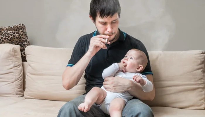 Siqaret çəkən kişilərin oğullarında    -  sperm sayı az olur