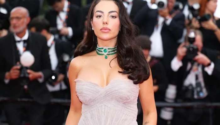 Corcina hamilədir? -  Geyimi müzakirələr yaratdı