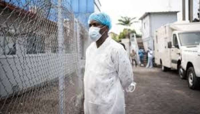 Ebola xəstəxanasına hücum    - Meyitlər niyə verilmir?