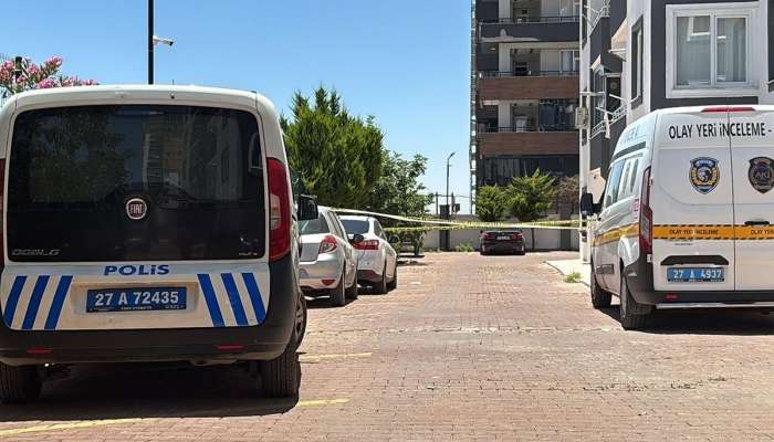 4 yaşlı oğlunu qucağına alıb  8-ci mərtəbədən atladı