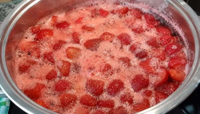 Mürəbbədən köpüyü necə toplamaq olar? -  Praktik üsul