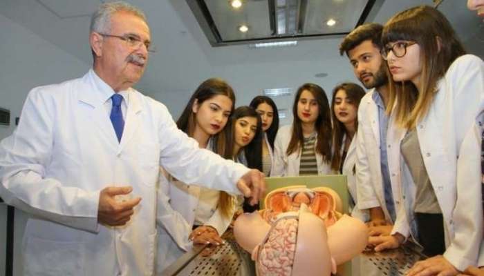Türkiyədə çalışan azərbaycanlı həkimlərə ZƏRBƏ –  Pulları KƏSİLİR