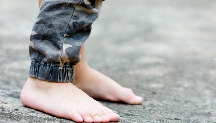  Ayaqyalın gəzmək böyrək xəstəliklərinə səbəb olur? -  Pediatrdan cavab