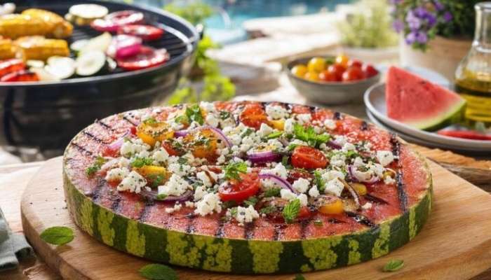 Fərqli yay pizzası: əsas inqrediyent qarpızdır 