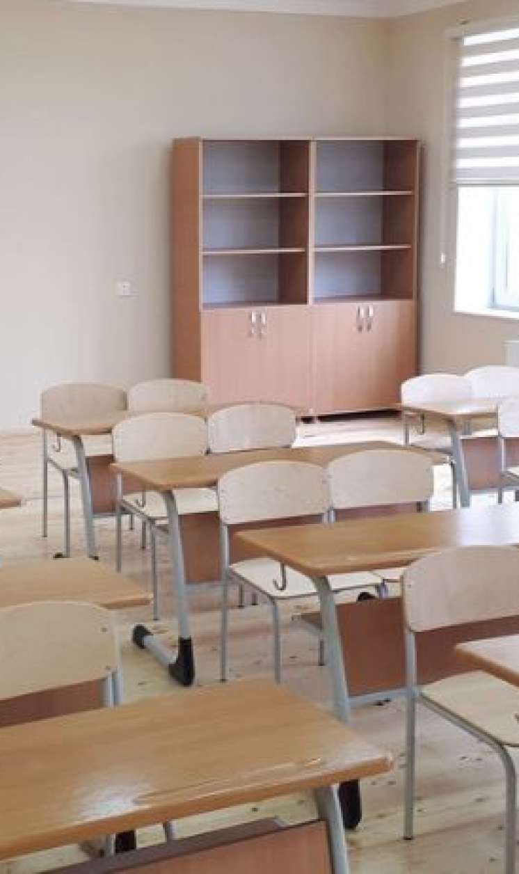 Azərbaycanda müəllim iş başında öldü 