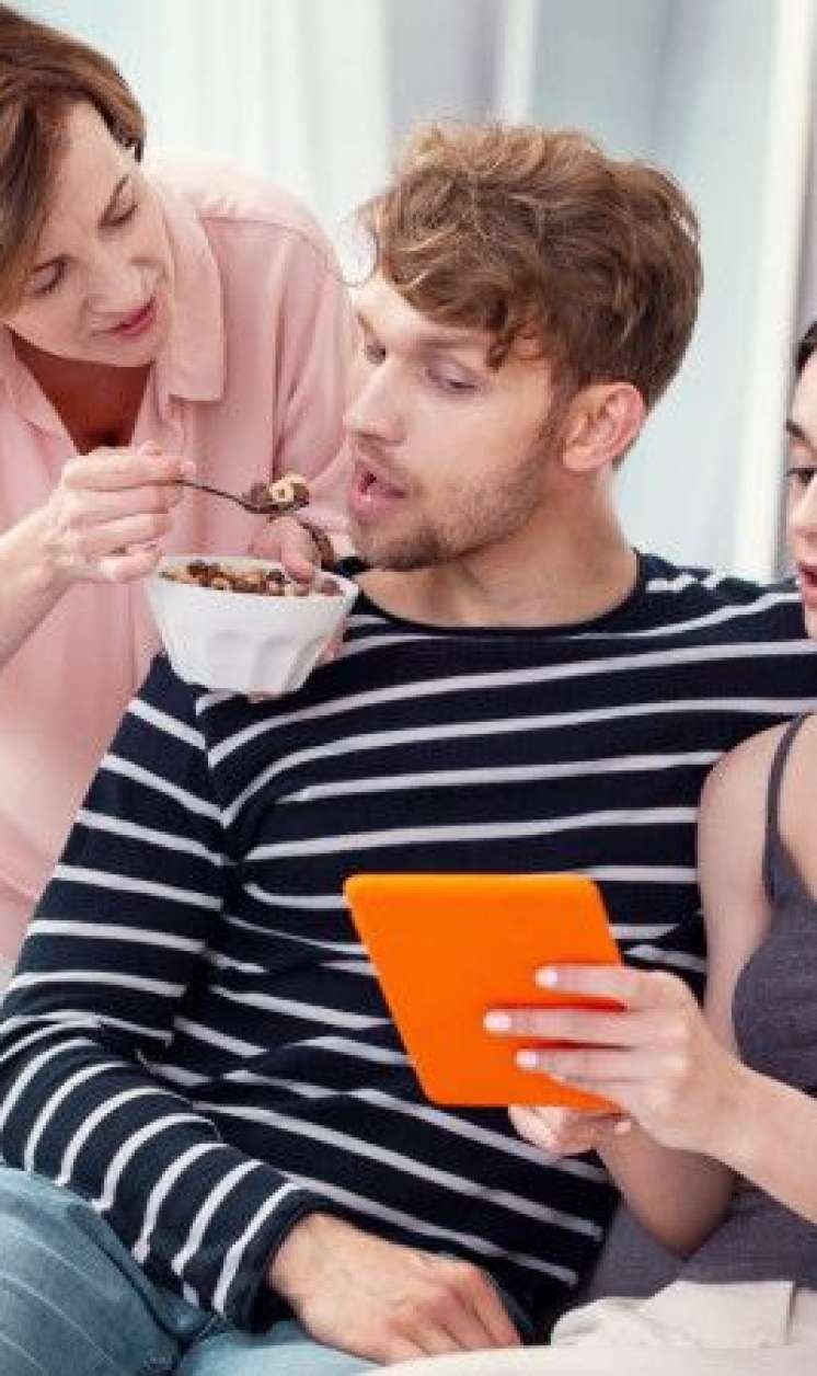 Anasından asılı, hələ "böyüməyən" kişilərin  -  10 əlaməti