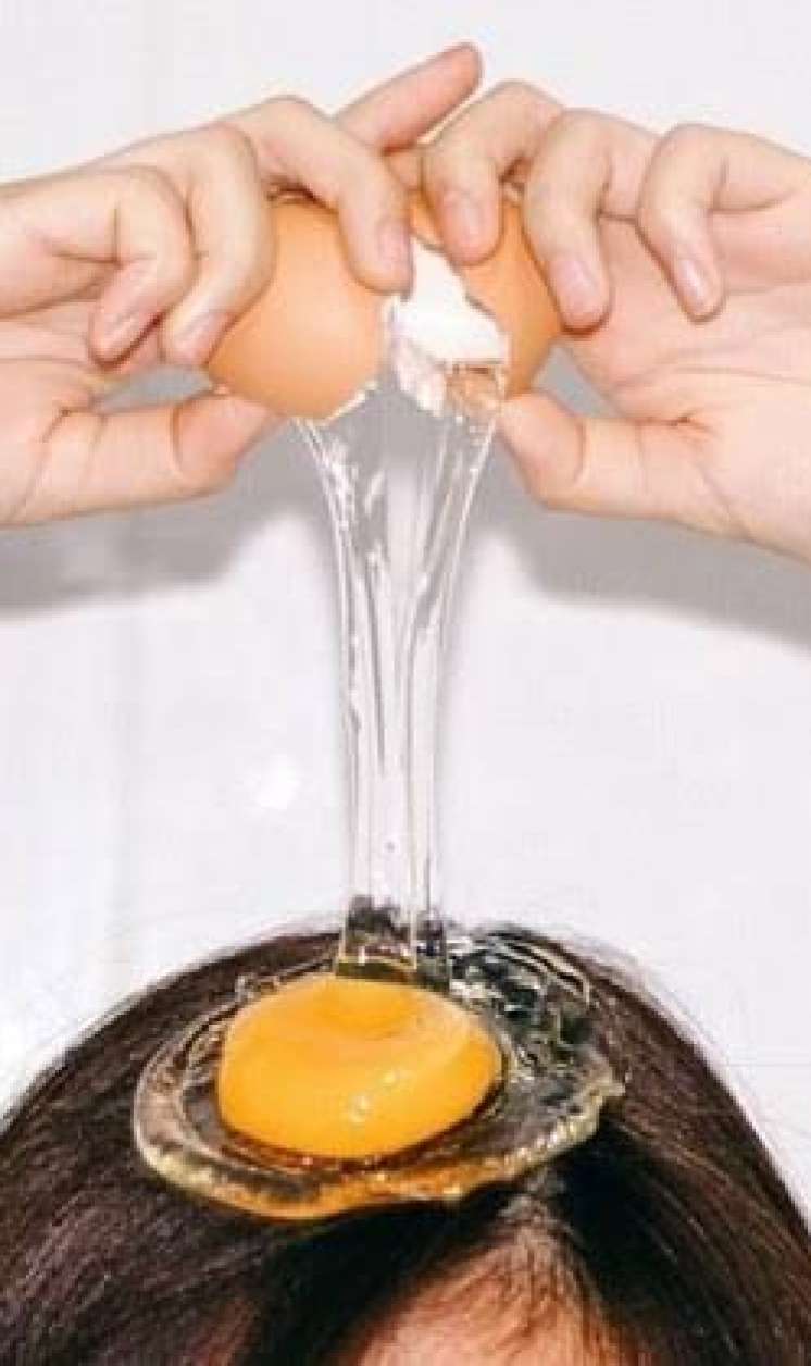 Saçı yumurta ilə yumaq olar? -  Həkimdən cavab