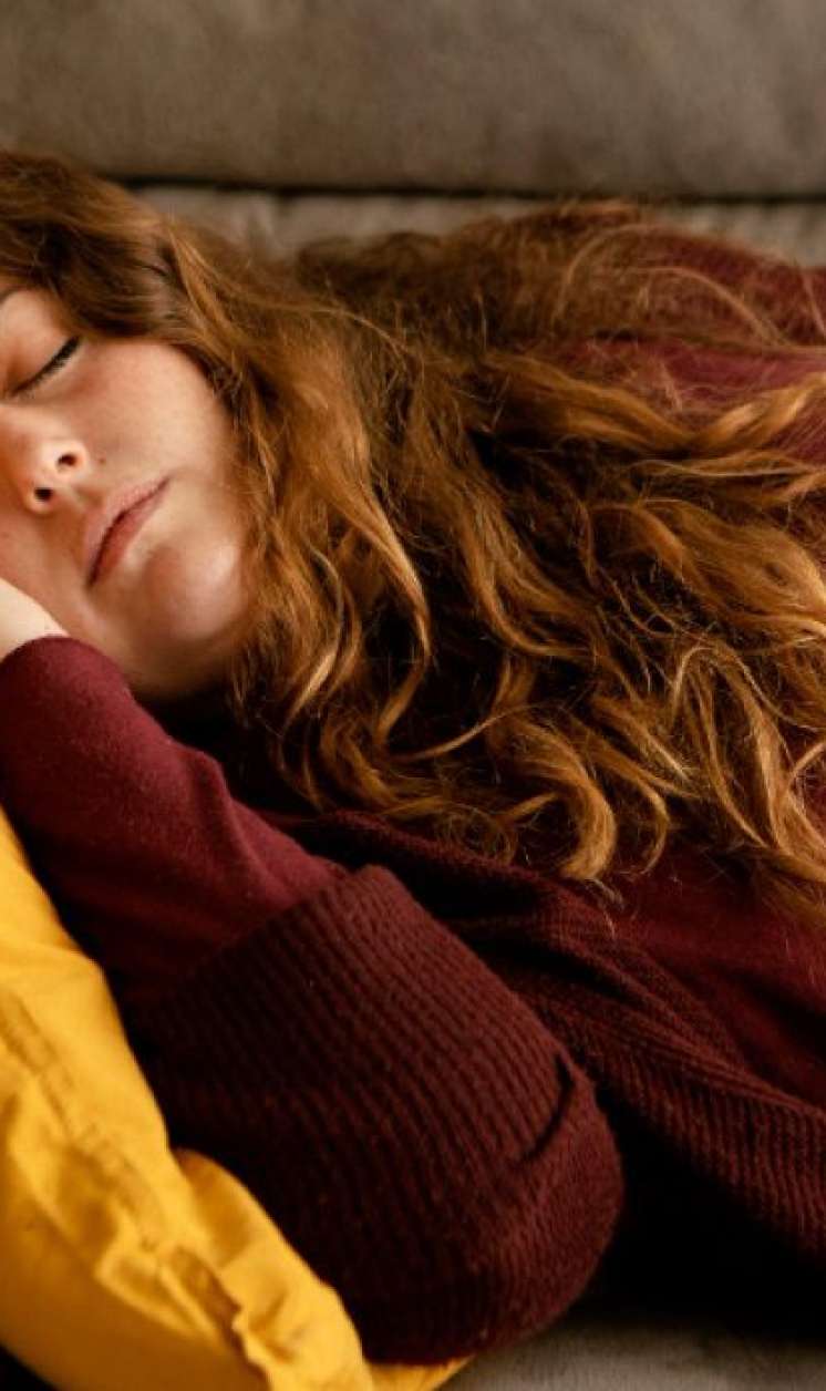 Çox yatmaq hansı xəstəliklərdən xəbər verir?  