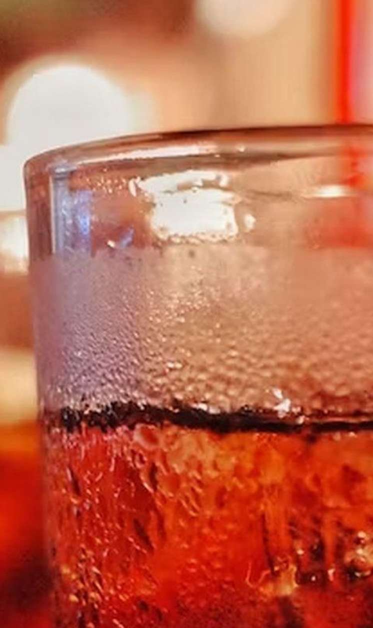Qazlı içkilər içənin mədəaltı vəzisi çökür   -  Xəbərdarlıq