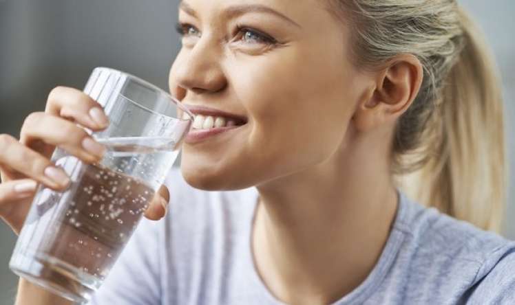 Kim ki, yüz il yaşamırsa… -  Su içməyin möcüzəvi faydaları