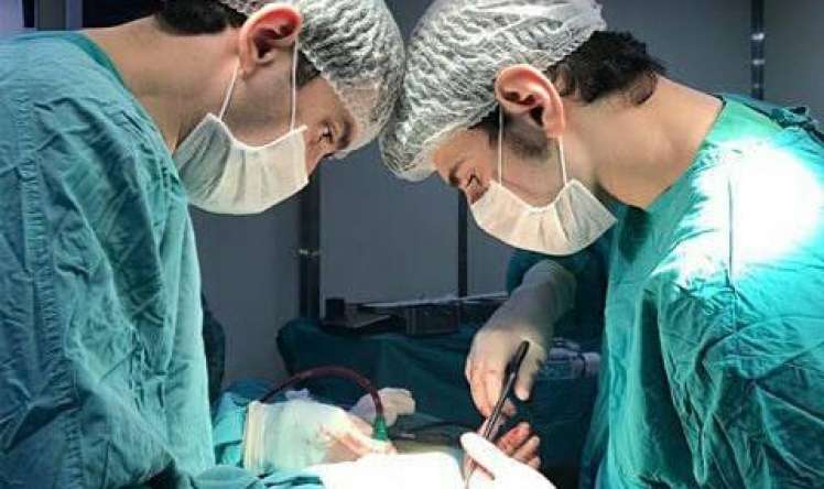 ATU klinikasında xəstənin beynindən iri şiş uğurla çıxarılıb  