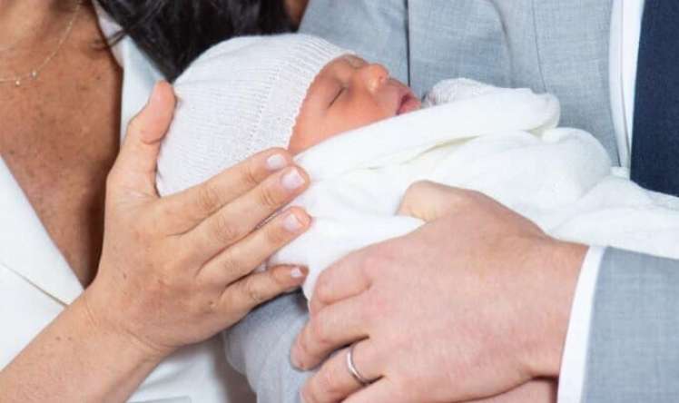 Şahzadə Harri yeni doğulmuş oğlunu göstərdi –  FOTOLAR