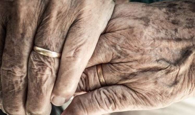 89 yaşlı kişi nikaha girib 