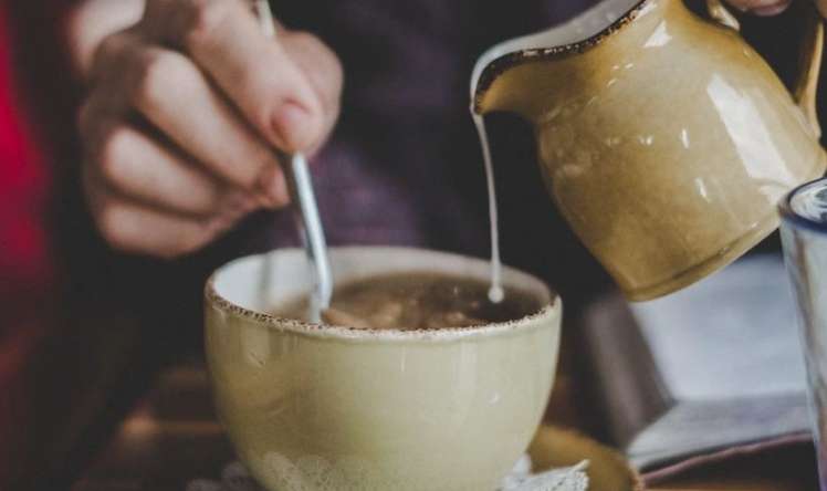 Çaya süd qatıb içməyin 5 faydası –  Bu xəstəlikərdə  için