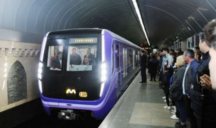 Bakı metrosunda ciddi sıxlıq yarandı 
