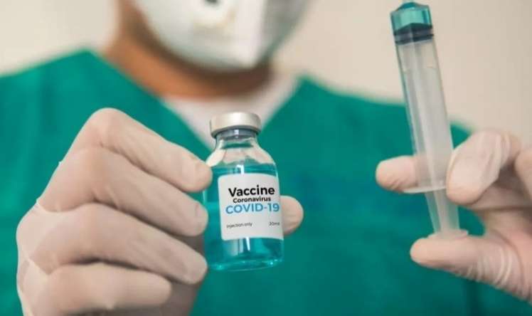 COVID-19 vaksininin 50-dən çox zərəri meydana çıxıb 