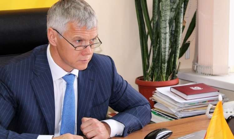 Koronavirus peyvəndi olunan deputat virusa yoluxdu 