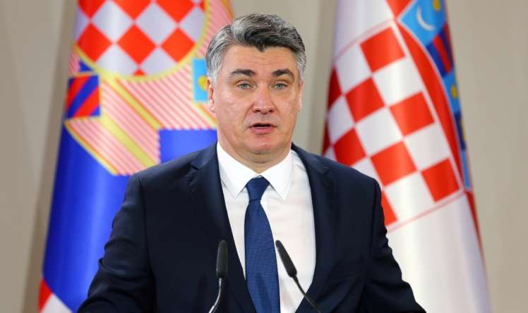 Daha bir prezident COVİD 19 peyvəndi olundu 