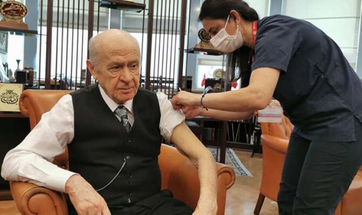 Dövlət Baxçalıya vaksinin ikinci dozası da vuruldu -  FOTO