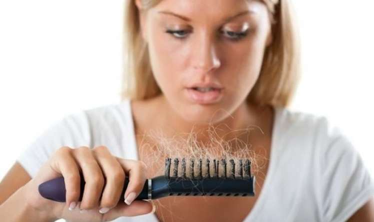 Protein və vitamin çatışmazlığı saç tökülməsinə səbəb olur -  Bu qidaları yeyin 