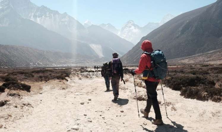 Alpinistlər Everestdən koronavirusun yeni ştammını gətirdilər  - Daha yoluxucudur