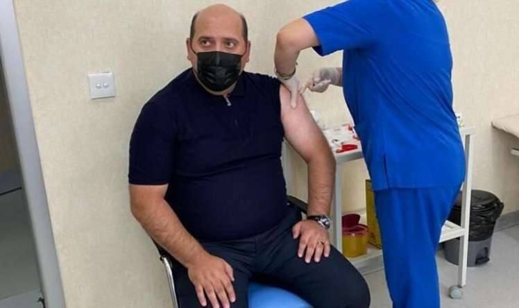 Prezidentin Ağdamdakı xüsusi nümayəndəsi 3-cü doza vaksin vurdurdu -  FOTO