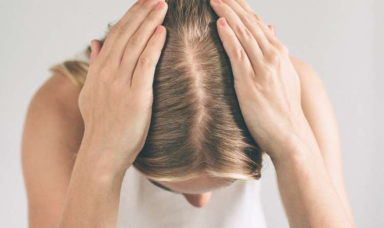 Koronadan sonra dəhşətli saç tökülməsinin 2 səbəbi  AÇIQLANDI