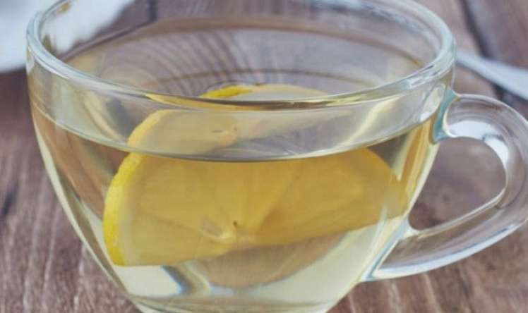 Səhər limonlu isti su içməyin faydaları 