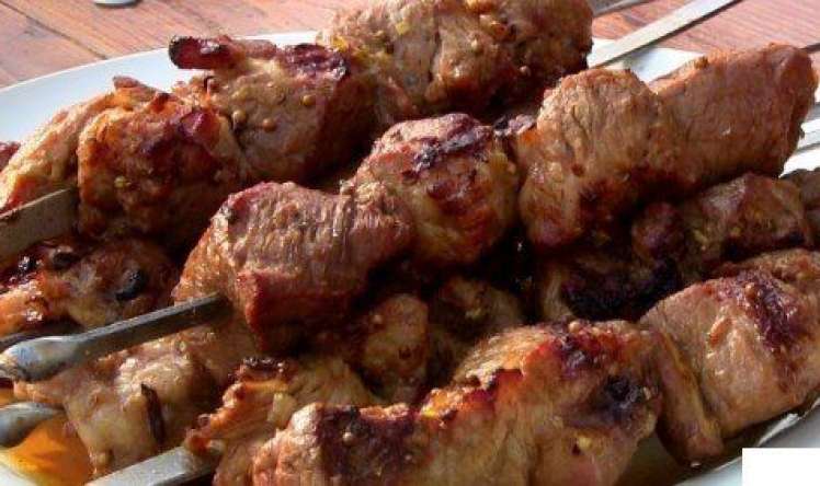 Boğazında kabab qalan qadın 5 gün sonra ağırlaşdı 