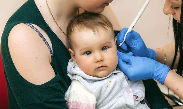  Qız uşaqlarının qulağını 2-5 aylığında deşdirin  - Tanınmış pediatr