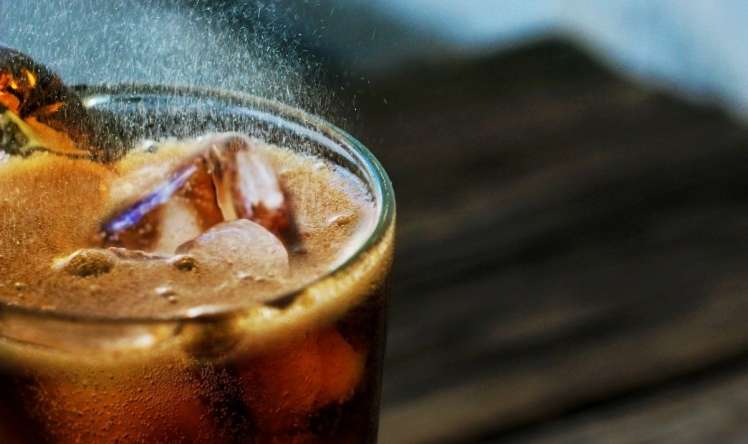 Gündə 2 litr kola içdikdə nə baş verir? 
